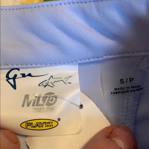 Lady’s size small top - Picture 3 of 4